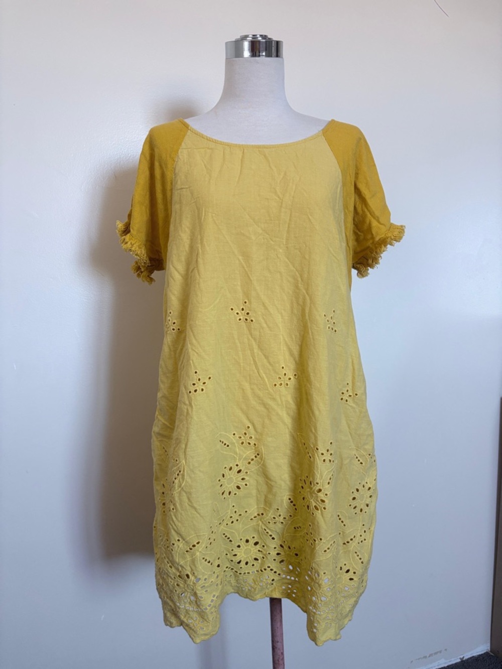 Umgee Yellow Floral Eyelet Yoke Tunic